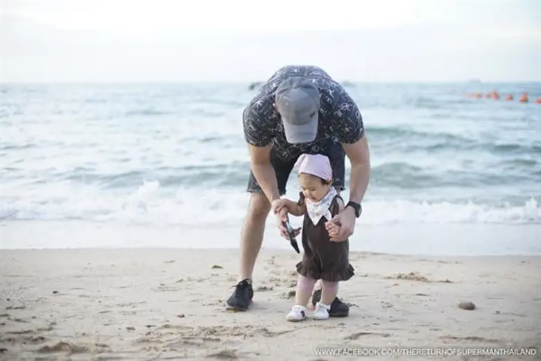 หาดทราย สายลม และ "พลอยเจ"!! โลกใบนี้ช่าง...