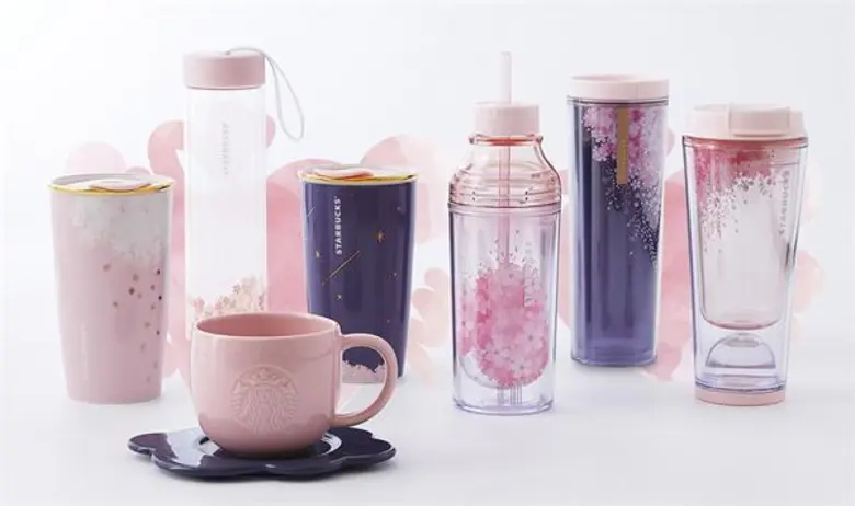 สตาร์บัคส์แนะนำเครื่องดื่มใหม่ “สตรอเบอร์รี่ ฮันนี่ บลอสซั่ม ครีม แฟรบปูชิโน่”  พร้อมส่งดริ้งค์แวร์คอลเลคชั่นซากุระสีชมพูหวาน ต้อนรับเทศกาลดอกไม้ผลิ