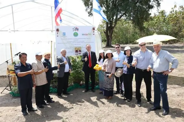 กรมส่งเสริมสหกรณ์เผยความร่วมมือระหว่างประเทศไทย-อิสราเอลแน่นแฟ้น ร่วมพัฒนาหมู่บ้านสหกรณ์หุบกะพง ส่งนักวิชาการถ่ายทอดความรู้ เทคโนโลยีปลูกพืชในโรงเรือน