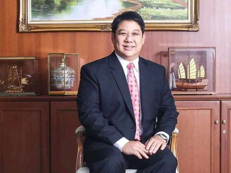 นายสุรช ล่ำซำ กรรมการผู้จัดการใหญ่ บมจ.ล็...