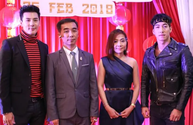 ดิเอ๊กซ์เพลส เปิดตัวยิ่งใหญ่ จับ โดม ปะทะ โตโน่