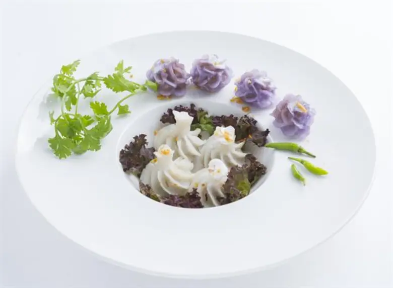 ห้องอาหารไทยสวนบัว โรงแรมเซ็นทาราแกรนด์ เ...