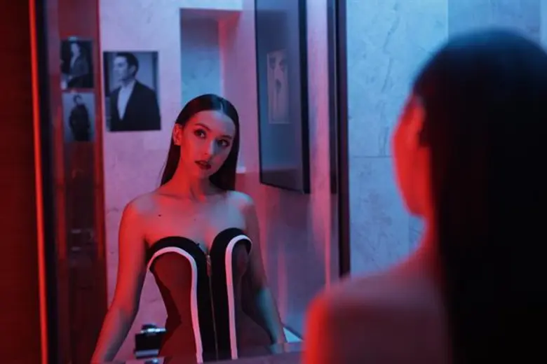 พบกับสายลับสาวสุดเซ็กซี่ คารีสา สปริงเก็ตต์ ใน "หญิงร้อนพิฆาต ทีวีสเปเชียล" คืนวันอาทิตย์ที่ 4 มีนาคมนี้