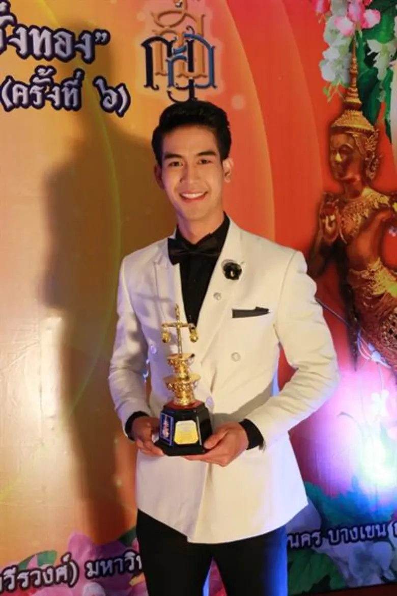 ช่อง 7 HD โดย รายการ "สนามข่าว 7 สี" รับป...