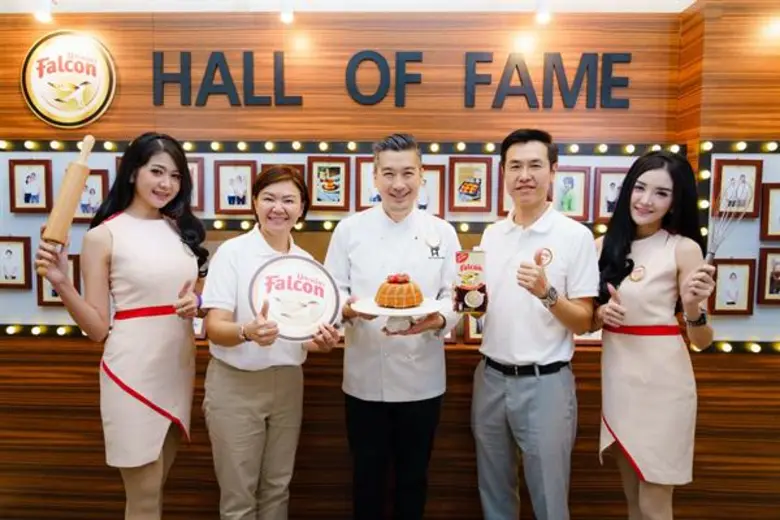 “ฟอลคอน” รุกโปรโมทผลิตภัณฑ์ “นมข้นจืด” ลุยตลาดเบเกอรี่เต็มสูบ เตรียมอัดงบ 100 ล้านบาท ประเดิมเปิดแคมเปญ “Falcon Professional Bakers” สร้างการรับรู้แบรนด์ต่อเนื่อง พร้อมตั้งเป้ายอดขายเติบโตกว่า 25% ภายในสิ้นปี