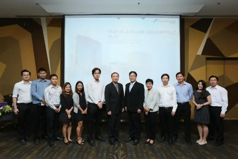 นายชาญชัย พันธุ์โสภา (ที่ 7 จากซ้าย) กรรม...