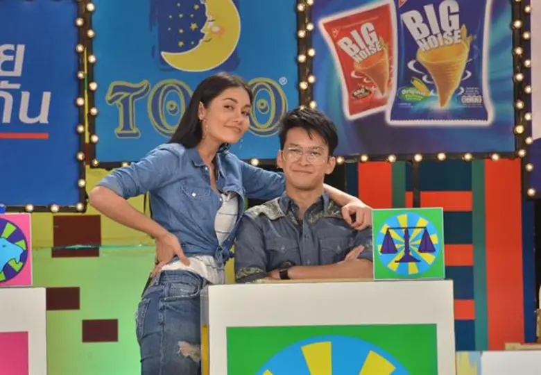 ทีวีไกด์: รายการ "ศึก 12 ราศี" “ฟิลลิปส์ เดอะเฟส” ปลื้มมาก อวยหนักดังพลุแตก