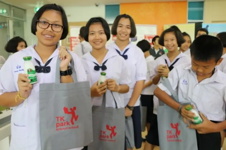 อุทยานการเรียนรู้ TK park ร่วมกับ สำนักงานกองทุนสนับสนุนการวิจัย (สกว.) ย่อยความรู้จากงานวิจัยให้เป็น“สื่อการเรียนรู้สร้างสรรค์”