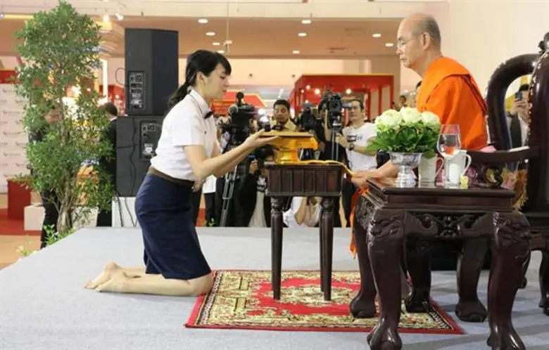 เฌอปราง BNK48 นำทัพดาราศิลปินรับประกาศเกียรติคุณ “ทูตพระพุทธศาสนาวันมาฆบูชา 2561”