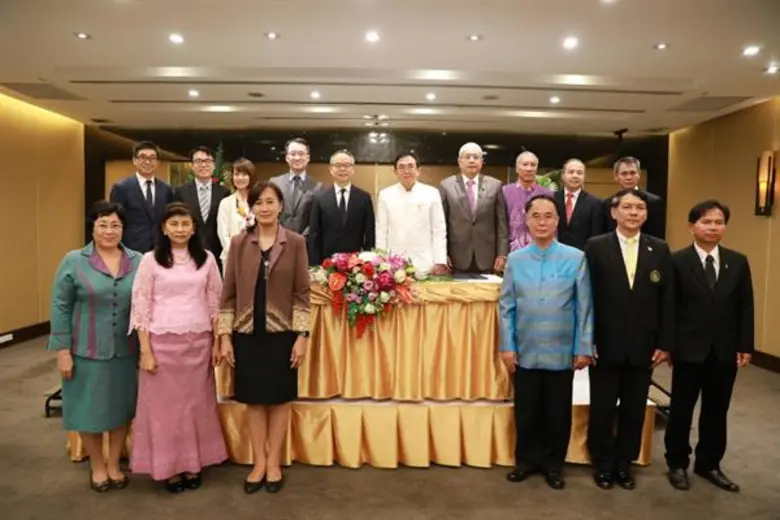 นายวีระ โรจน์พจนรัตน์ รัฐมนตรีว่าการกระทร...