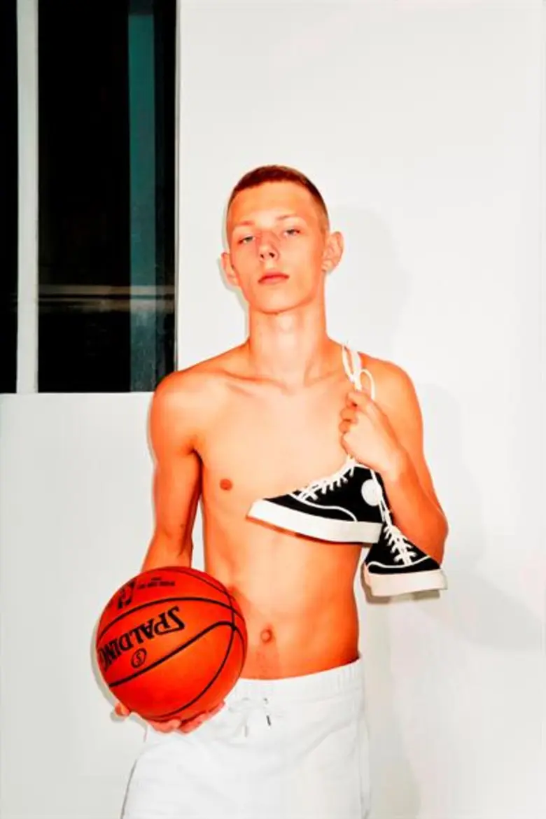 MAISON KITSUNE x NBA CAPSULE ซึ่งจัดทำ Collection สุดพิเศษและนำมาขายที่ SIWILAI Store ศูนย์การค้าเซ็นทรัล เอ็มบาสซี ที่เดียวในประเทศไทย