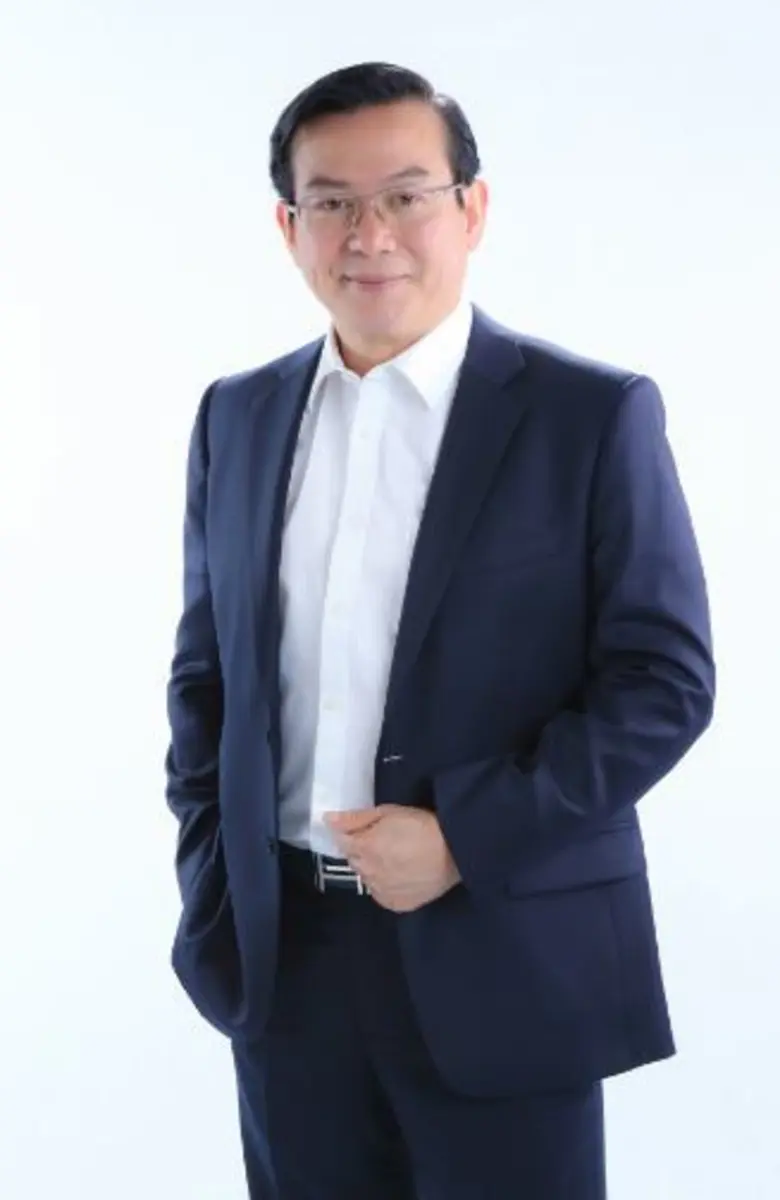 ผู้บริหาร บมจ.ทิพยประกันภัย "ดร.สมพร สืบถ...