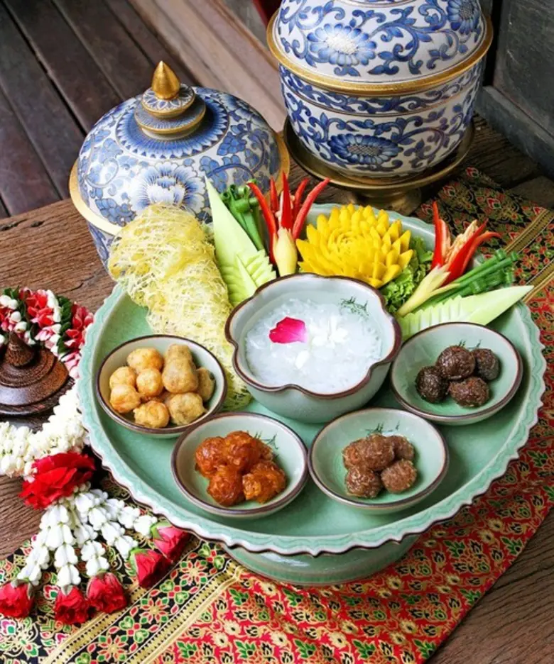 อ.มัลลิการ์ เปิดสำรับความอร่อยชุ่มฉ่ำกับข้าวแช่ชาววัง