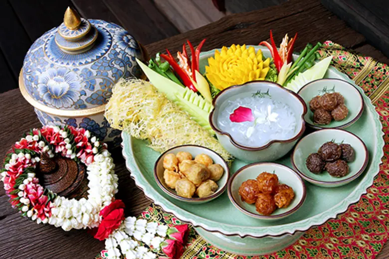 อ.มัลลิการ์ เปิดสำรับความอร่อยชุ่มฉ่ำกับข้าวแช่ชาววัง