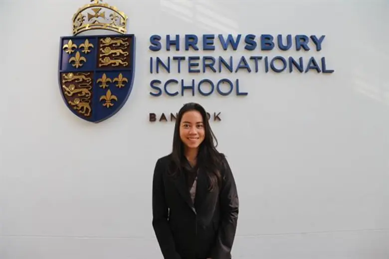 - สร้างประวัติศาสตร์ เป็นโรงเรียนที่มีนัก...