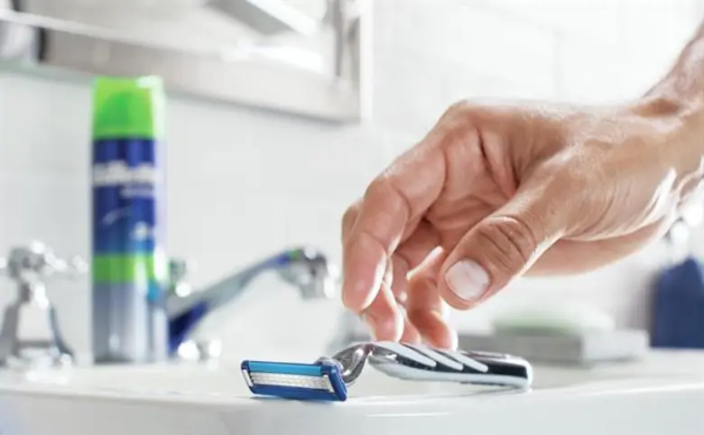 ถือว่าการโกนหนวดเป็นสิ่งหนึ่งสิ่งที่ไม่ว่...