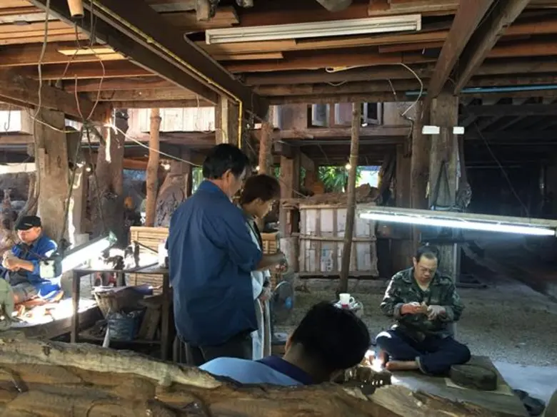 “บ้านจ๊างนัก” ศิลปะแห่งล้านนา ใน หนองโพ ๙ ตามพระราชปณิธาน สานต่ออาชีพที่พ่อให้