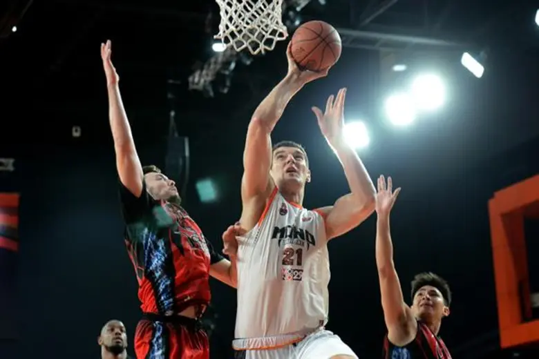 รายงาผลบาสฯGSB TBSL2018 ทีมโมโนแวมไพร์ชนะทีมแมดโกท