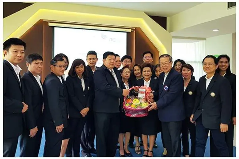 นายสมชาย กาญจนหฤทัย ผู้อำนวยการสถาบันวิชา...