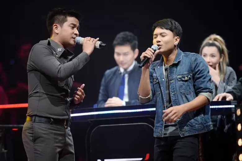 ทีวีไกด์: รายการ “ร้องแลก แจกเงิน Singer Takes It All” (ซิงเกอร์ เทคอิท ออล) “ออย แสงศิลป์” ยิ้มปริ่ม เจอแฟนพันธุ์แท้กลางเวที “ร้องแลก แจกเงินฯ”