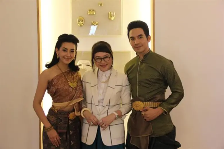 พี่หน่อง-อรุโณชา สุดปลื้ม กระแส ออเจ้า ดังเป็นพลุแตก !! กระแสตอบรับ “บุพเพสันนิวาส” สุดปัง หนังสือนิยายขายดีเว่อร์