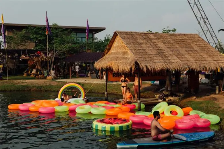 ปิดฉากลงอย่างสวยงาม กับ Kolour In The Park 2018 สุดสัปดาห์แห่งเทศกาลที่รวมตัวคนรักงานศิลป์และดนตรีไว้ด้วยกันอย่างลงตัว