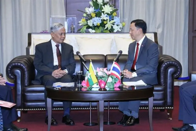 พลตำรวจเอก วัชรพล ประสารราชกิจ ประธานกรรม...