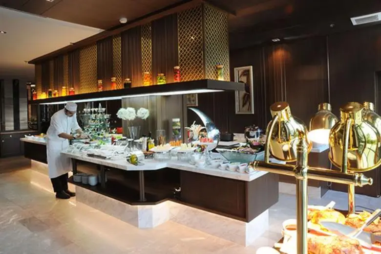 โรงแรม อัล มีรอซ บนถนนรามคำแหงซอย 5 จัด "...