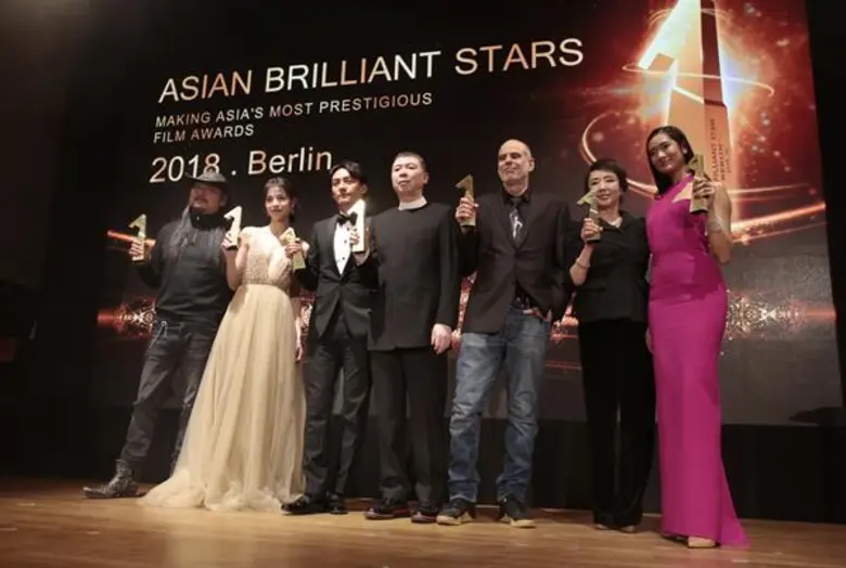 โกอินเตอร์แบบฉุดไม่อยู่สำหรับ "ออกแบบ" ชุ...