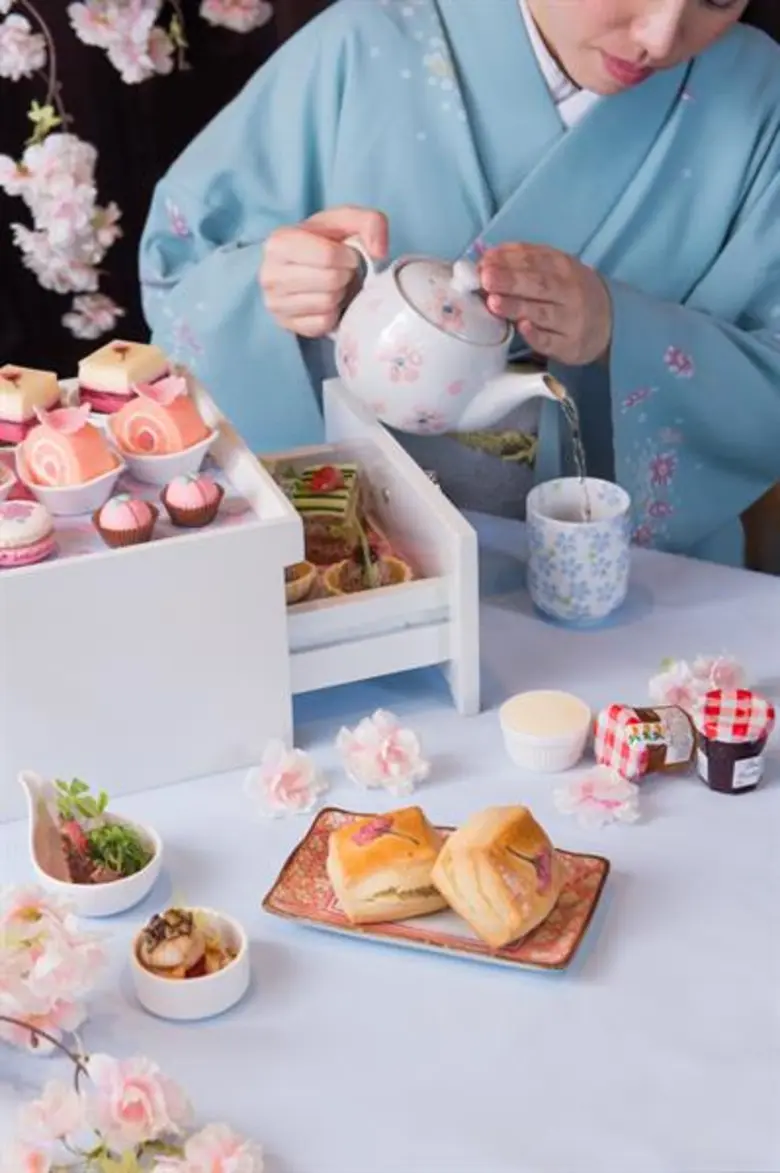 อัพ แอนด์ อะบัฟ บาร์ แนะนำชุดน้ำชายามบ่าย “ซากุระ” ที่ทุกท่านรอคอย