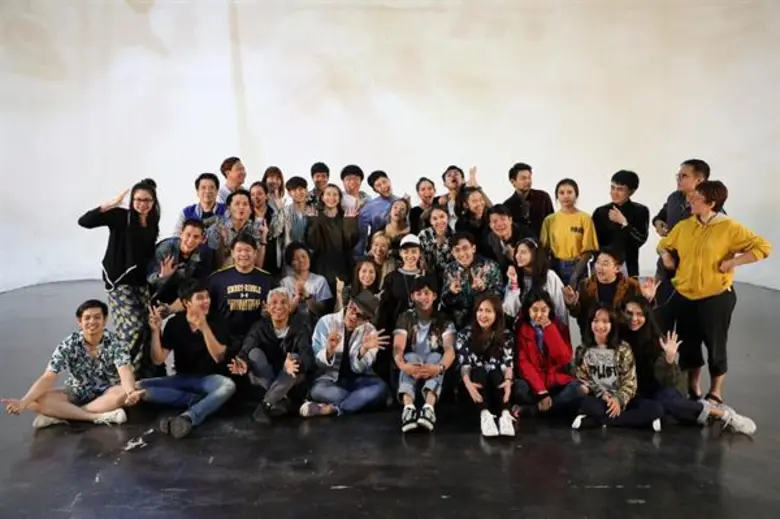 ใกล้เปิดการแสดงเข้ามาทุกที สำหรับละครเวที...