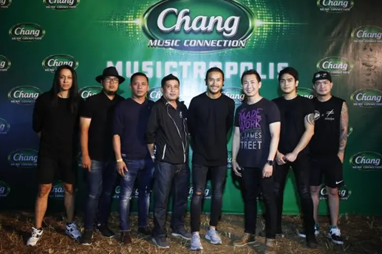 นายยศ คูวารีวงศ์ ผู้อำนวยการผลิตภัณฑ์ (ที...