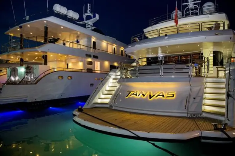 มหกรรมเรือสำราญและมารีน่าครั้งที่ 3 มอบคว...