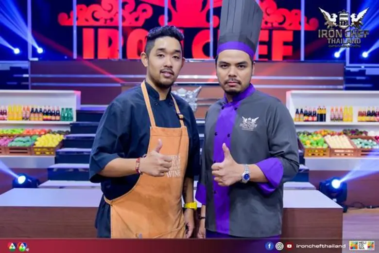 ทีวีไกด์: รายการ "เชฟกระทะเหล็ก ประเทศไทย" ศึกสายเลือดไทย “เชฟจูเนียร์” ปีนเกลียวขอเปรียบมือ “เชฟอาร์ท”