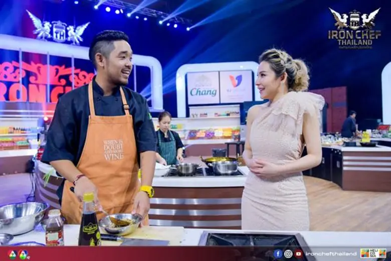ทีวีไกด์: รายการ "เชฟกระทะเหล็ก ประเทศไทย" ศึกสายเลือดไทย “เชฟจูเนียร์” ปีนเกลียวขอเปรียบมือ “เชฟอาร์ท”