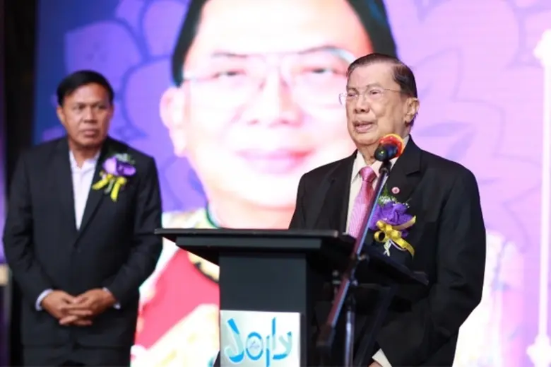 ศ.ดร.พันธ์ยศ อัครอมรพงศ์ ประธานชมรมผู้ประ...