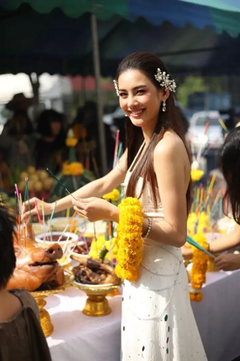 ออน-วุธ จัดพิธีบวงสรวงเปิดกล้องละครสองเรื่องซ้อน อุทัยเทวี+ข้ามสีทันดร เปรี้ยง!!! ที่ช่อง 3