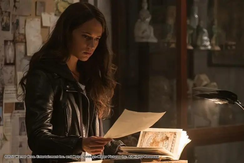 Movie Guide: 3 คลิป TV Spot ล่าสุดจาก Tomb Raider ตำนานของเธอกำลังจะเริ่มขึ้น