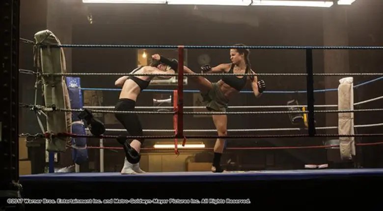 Movie Guide: 3 คลิป TV Spot ล่าสุดจาก Tomb Raider ตำนานของเธอกำลังจะเริ่มขึ้น
