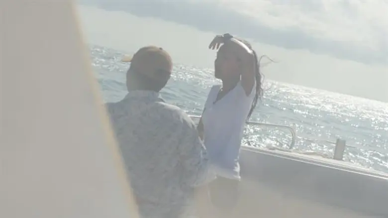 ทีวีไกด์: รายการ "จรีรัตน์ถนัดเที่ยว" EP19