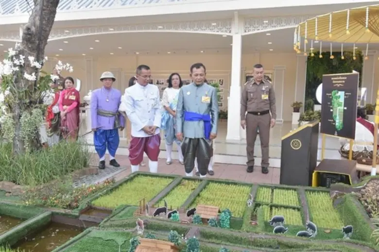 พลเอกดาว์พงษ์ รัตนสุวรรณ องคมนตรี เยี่ยมช...