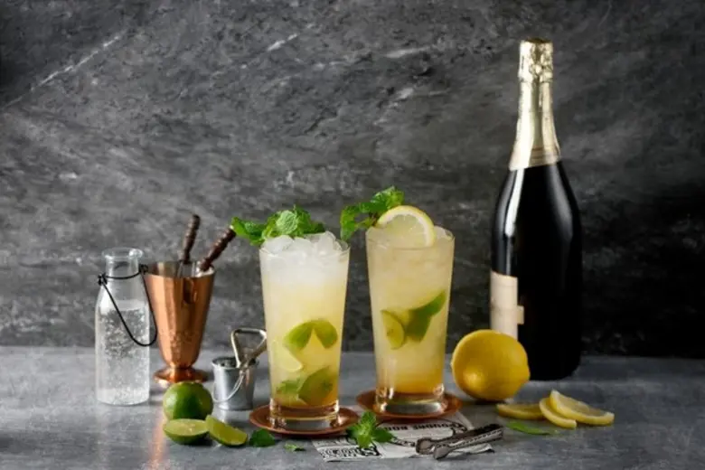 เดือนมีนาคมดื่มกันอย่างมีสไตล์ที่สตูดิโอ ...