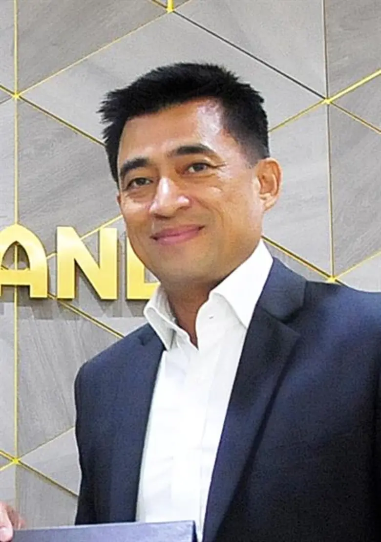 'เดอะป๊อบ' สุรพล อุทินทุ ผู้อำนวยการสำนัก...