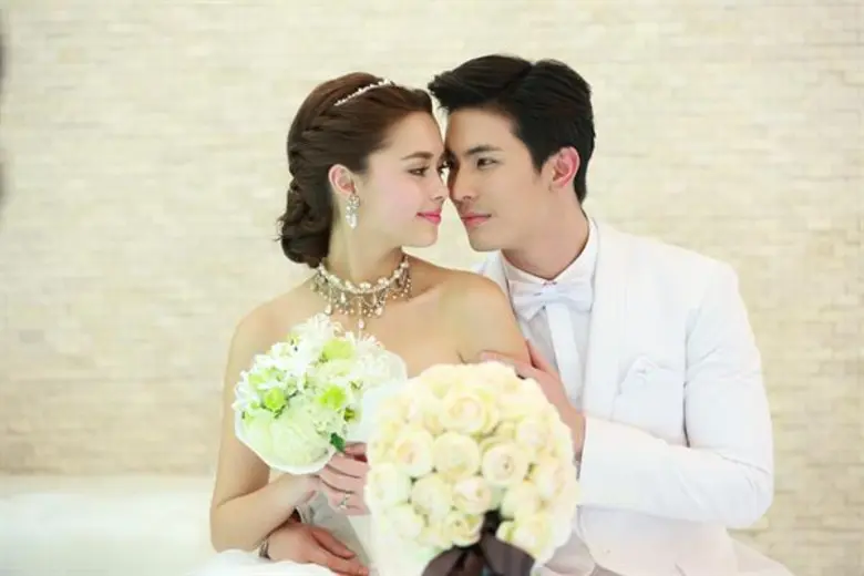 บทประพันธ์โดย ลินิน บทโทรทัศน์โดย แดน ซิว...