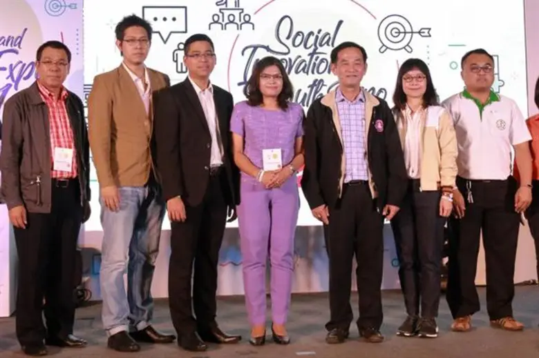 นางสาวพิมพ์ฉัตร รสสุธรรม ผู้ช่วยอธิการบดีมหาวิทยาลั...