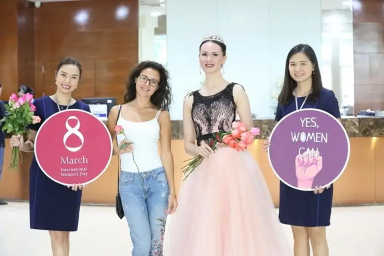 รพ.กรุงเทพพัทยา ได้จัดกิจกรรมมอบดอกกุหลาบ...