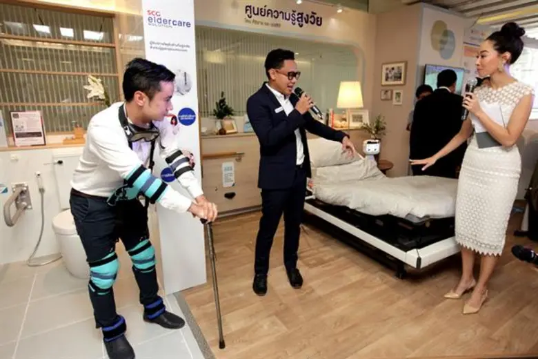 ศิริราช - เอสซีจี เปิดตัว “ศูนย์ความรู้สูงวัย” พร้อมแจกหนังสือ “ชีวิตดี…ออกแบบได้” รองรับสังคมผู้สูงอายุ เพื่อสุขภาวะที่ดีในสภาพแวดล้อมที่เหมาะสม