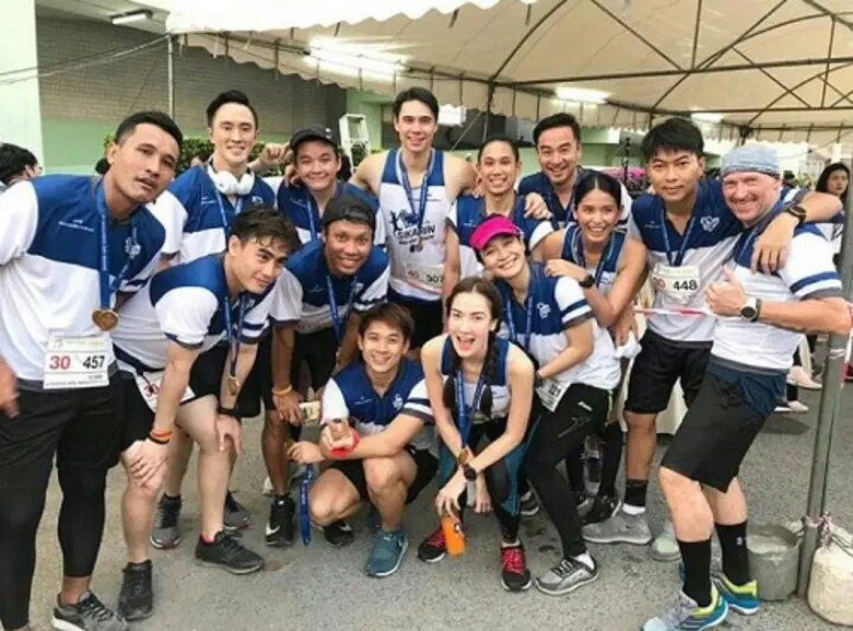 "แมทธิว-เซฟฟานี-หลุยส์" พร้อมนักวิ่งกว่า 7000 คน ร่วมงาน Sikarin Mini Marathon ครั้งที่ 9
