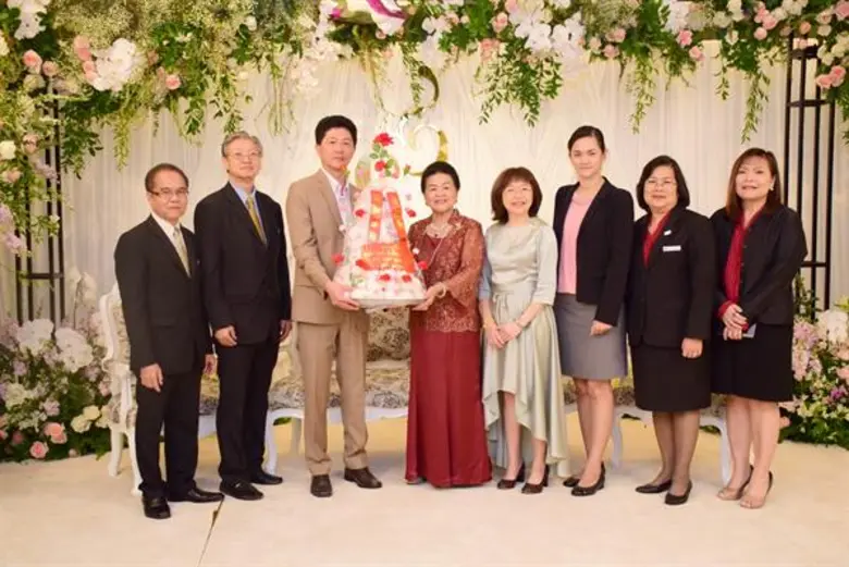 คุณปริญญา ตั้งสิน กรรมการผู้จัดการโรงแรมแ...