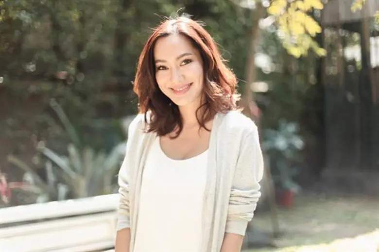 ''สิงโต นำโชค" คว้านักแสดงสาวตัวแม่ ''จอย รินลณี" ร่วมถ่ายทอดชีวิตรักจากประสบการณ์จริงใน MV "อย่าร้องไห้"